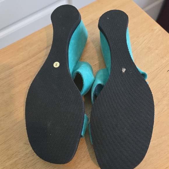 Almalfi by Rangoni - Turquoise Suede Women's Sandals - Picture 6 of 8